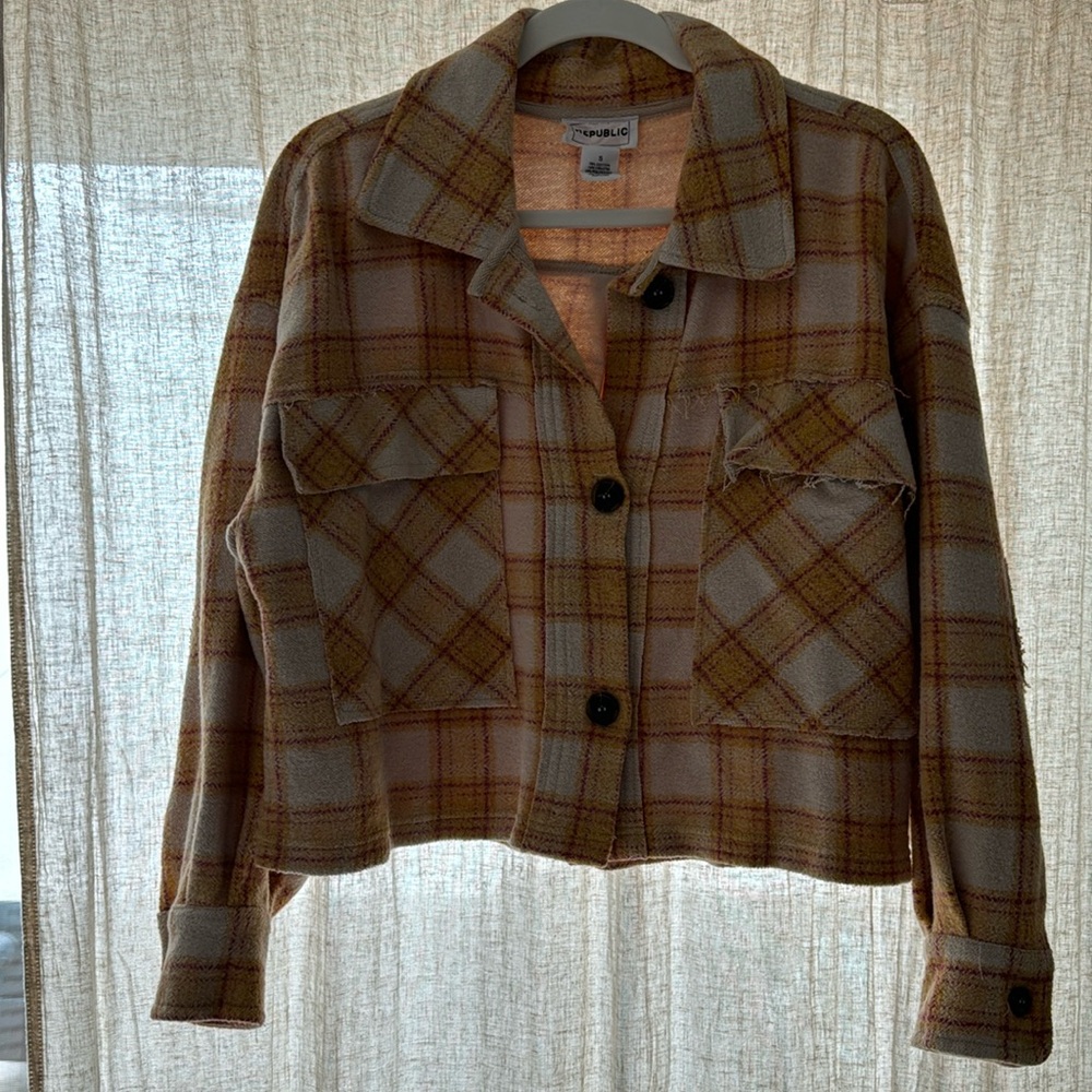 Soft Plaid Crop Flannel shirt